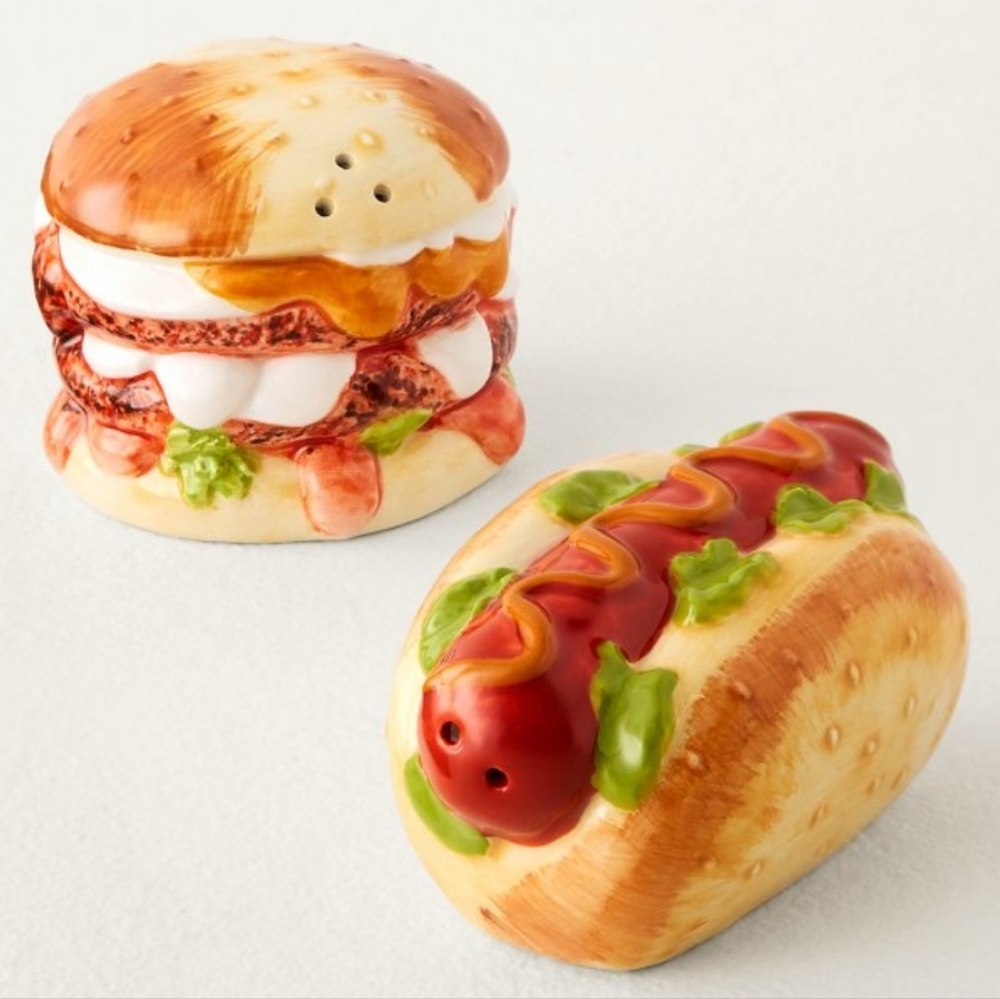 Tommy Bahama Burger and Hot Dog Salt & Pepper Set